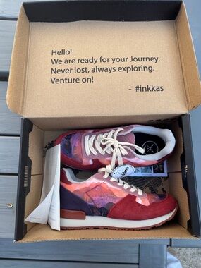 inkkas Red, Pink & Purple Mountain-Print Lace-Up Sneakers